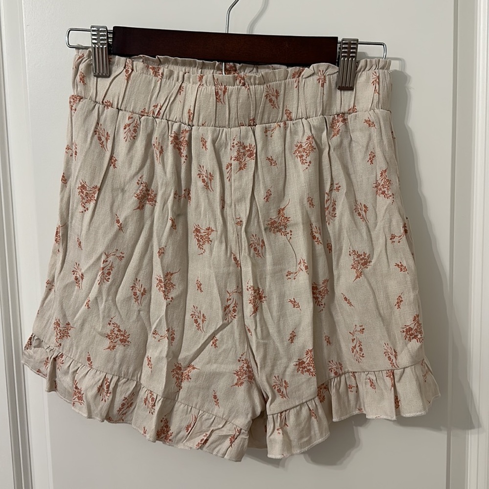 Shorts - Picture 2 of 3